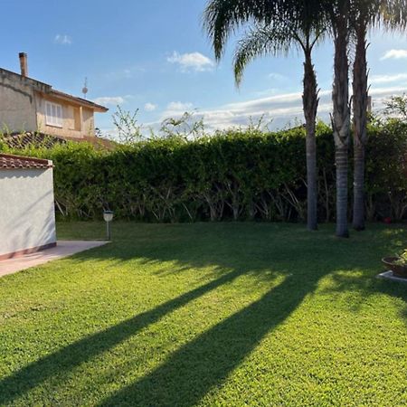 Villa Capri Holiday Home Кампофеличе-ди-Роччелла Экстерьер фото