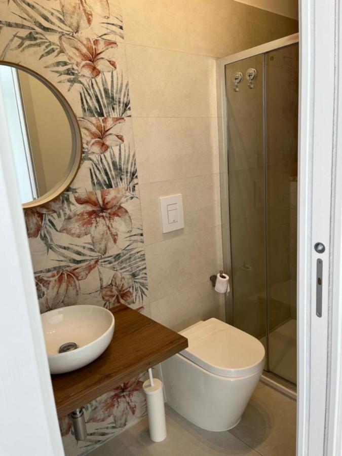 Villa Capri Holiday Home Кампофеличе-ди-Роччелла Экстерьер фото